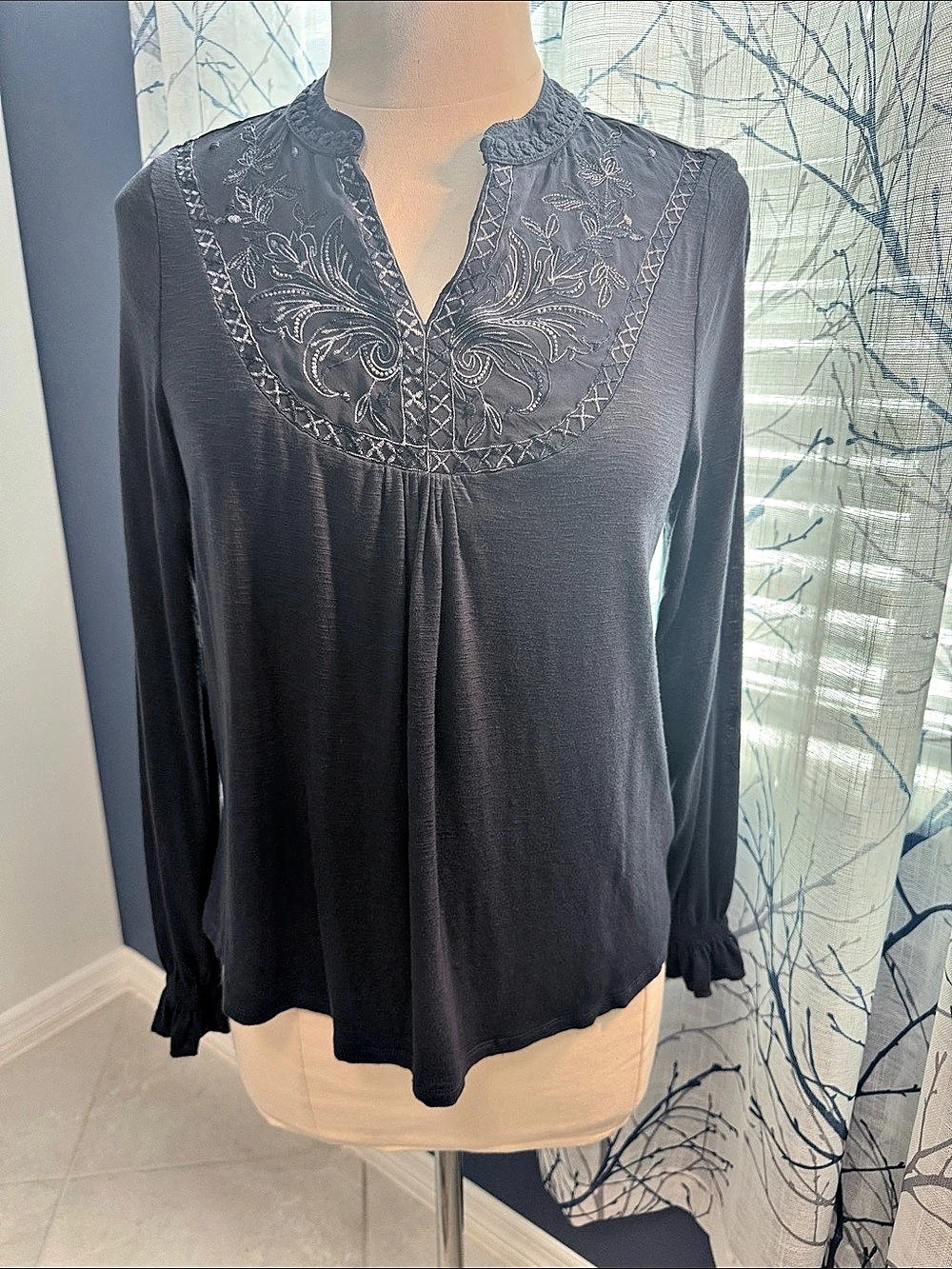 Democracy Embroidered Blouse in Black Size Medium Like New